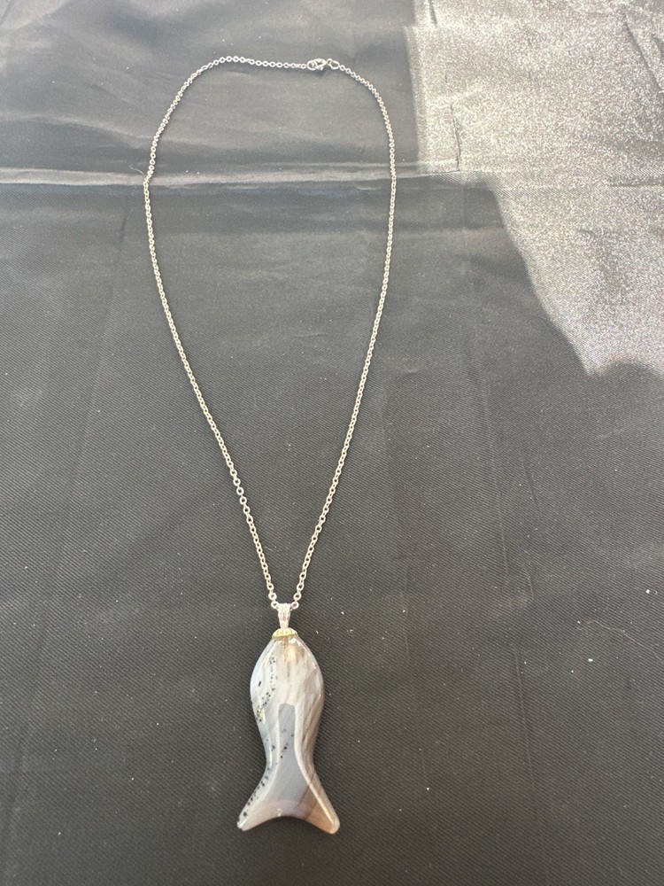 Vintage Sterling Silver Carved Agate Fish Pendant Necklace – Stylized Modernist