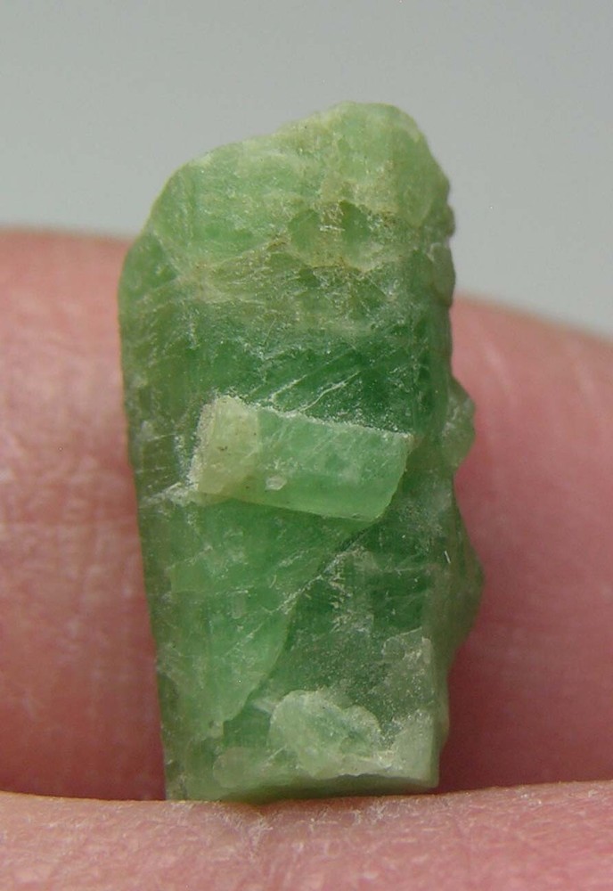 4.95ct Natural Ha Giang Vietnam Emerald Crystal Specimen 0.95g 14mm