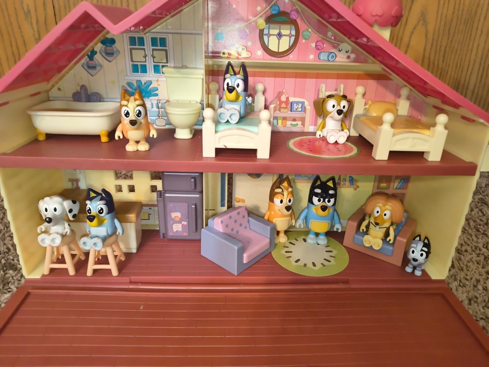 Bluey Family Playhouse Set | 19+ Pcs Figures & Furniture | Imaginative Play Toy