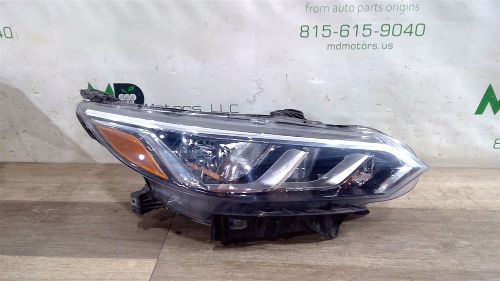 2020-2024 NISSAN SENTRA FRONT RIGHT SIDE HEADLIGHT LAMP OEM 26010-6LB0A