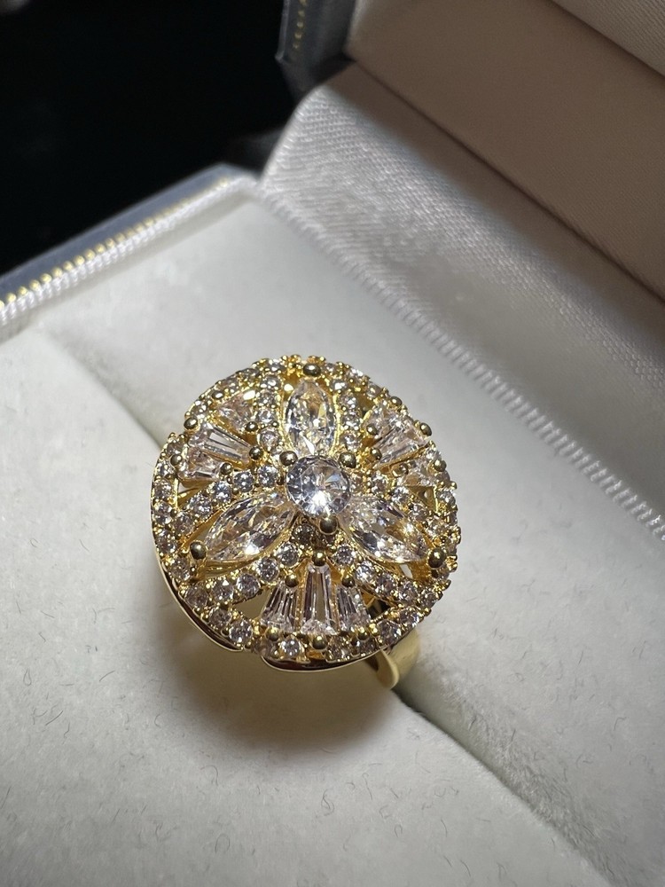 *lucky Spin Ring*💍14K gold A beautiful rotating ring without box. Open size.