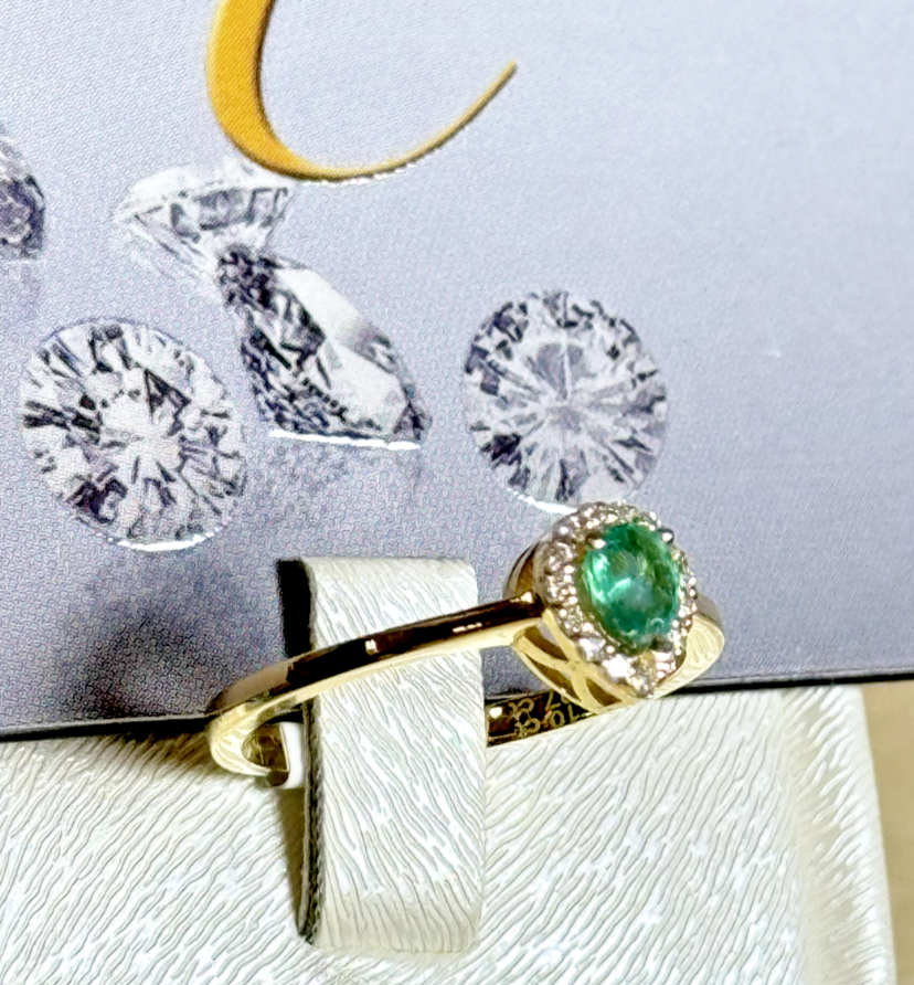 18k Yellow Gold Ring with Certified Emerald & Diamonds 2.41g