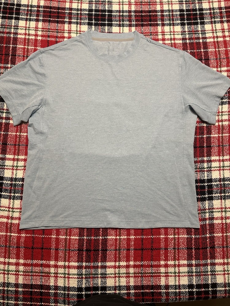 Lululemon Men's T-Shirt Short Sleeve Size XL Color Blue Gym Workout