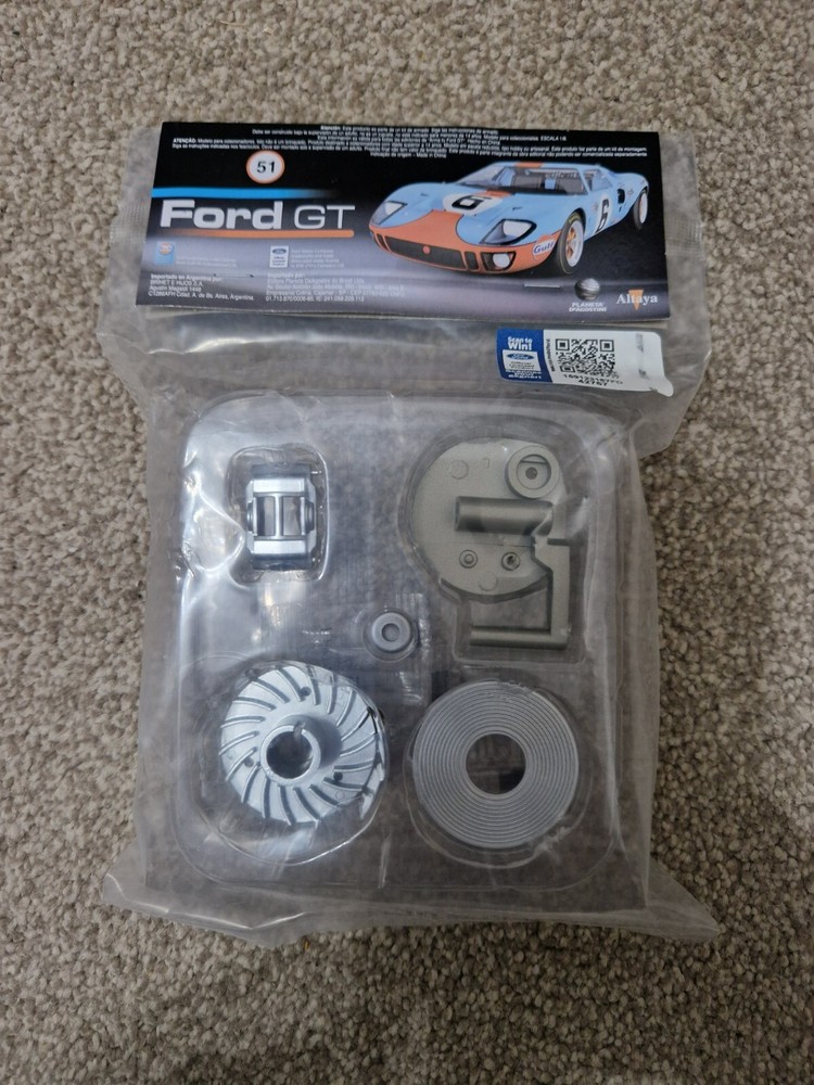 Build Your Own 1/8 Scale Ford GT40 Kit - Part 51 by DeAgostini
