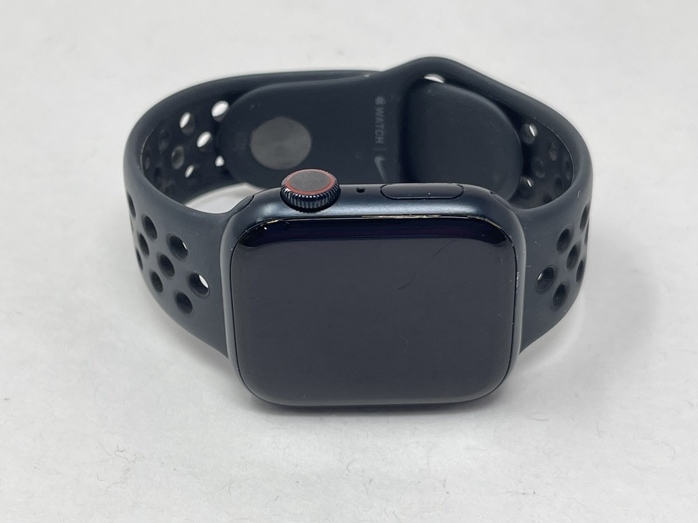 Apple Watch Series 7 41mm Nike Midnight Aluminum Black Nike Sport Band LTE Used
