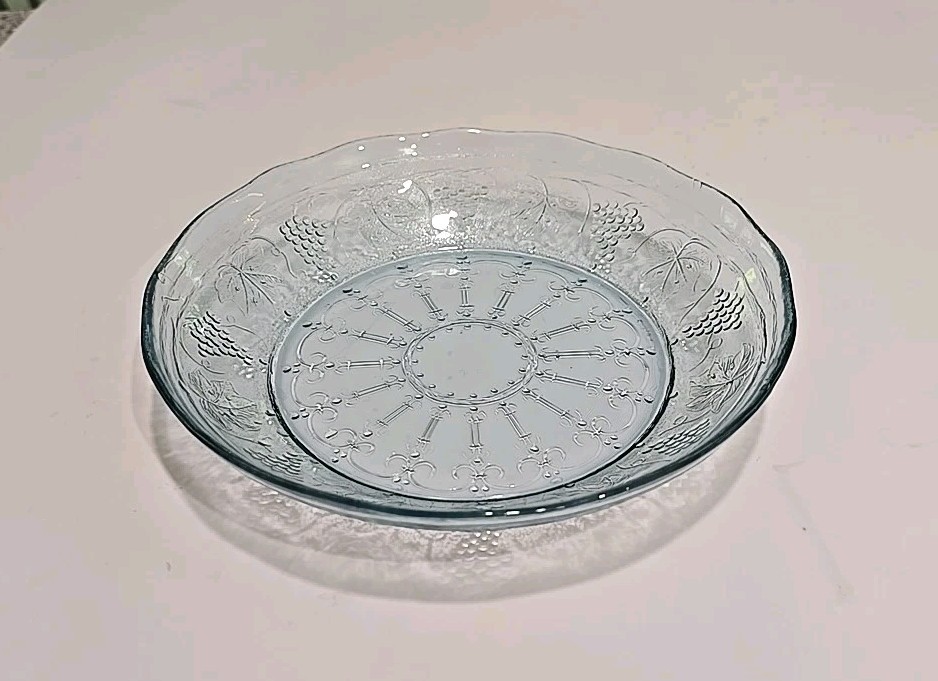 Arcoroc France Minos Sapphire Blue 8-Inch Grapes Coupe Bowls for Soup or Salad