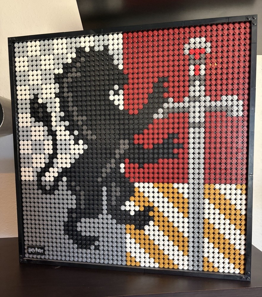 LEGO Art: Harry Potter Hogwarts Crests (31201) Pre-Owned