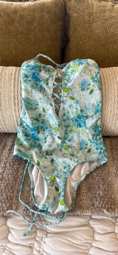 Victoria's Secret Women's Size XS One Piece Swimsuit
