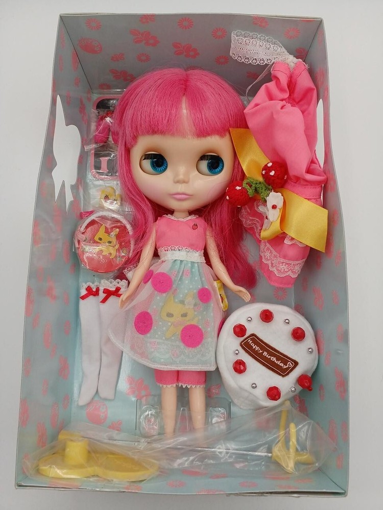 Takara Tomy Neo Blythe Ichigo Heaven Doll ToysRus Exclusive 2006 Edition