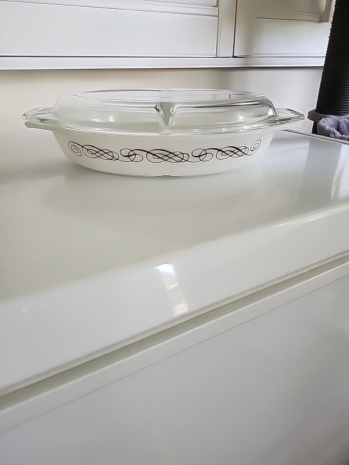 Vintage PYREX Black Scroll Divided casserole 1.5 Qt 1962 promo With Lid