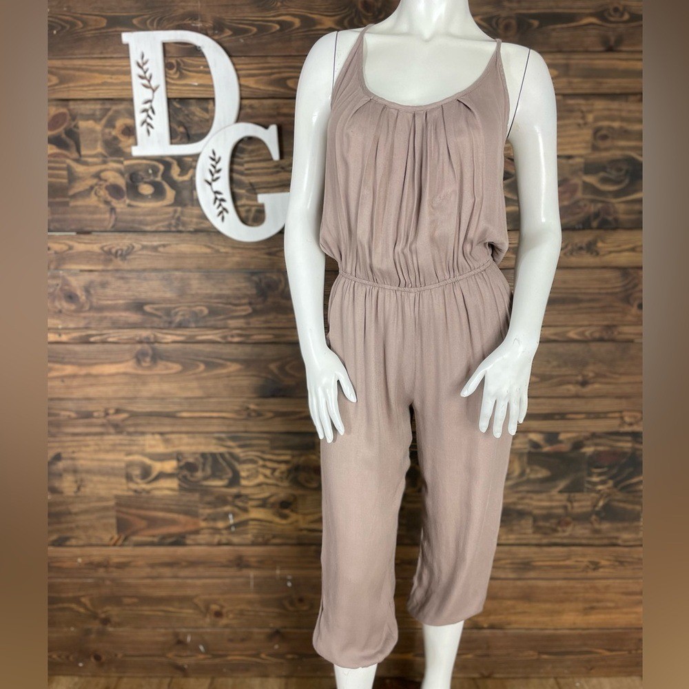 Chic Beige Sleeveless Jumpsuit