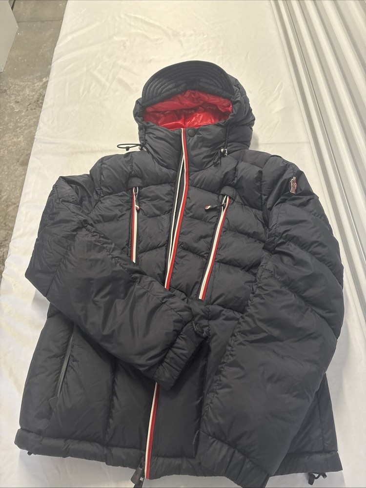 Moncler Grenoble Men’s Size 4 Black Ski Down Jacket