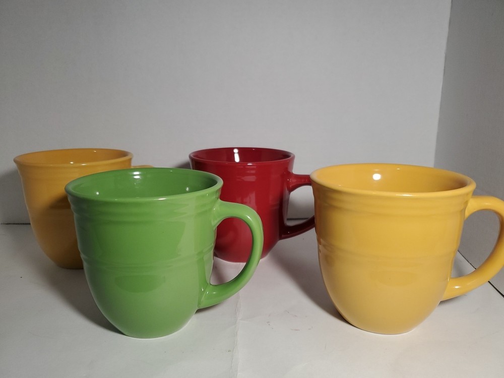 Mainstays 14 Oz Green Stalk Coffee Mug in Red Sedona with 2 Yellow Cups