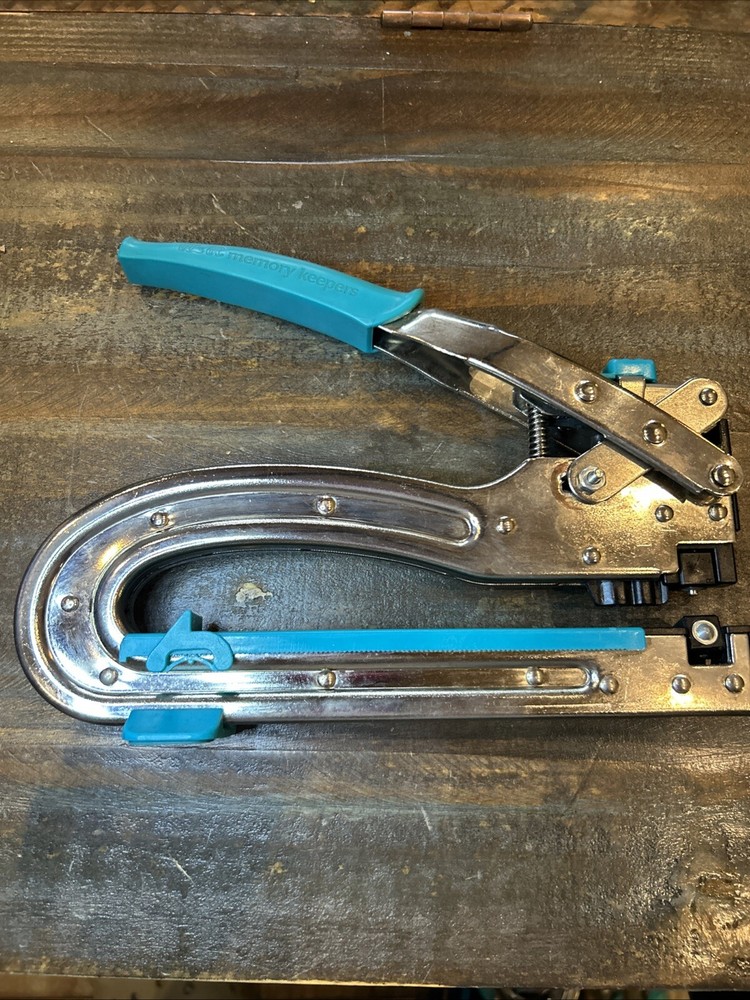 Crop-A-Dile 2 Big Bite Punch By We R Memory Keepers  Silver And Blue