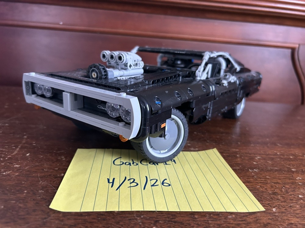 LEGO TECHNIC: Dom's Dodge Charger (42111)