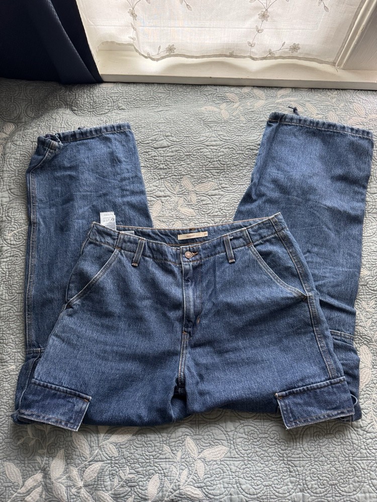 Levi’s ‘94 Baggy Midrise Cargo Jeans Size 29