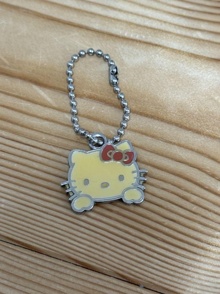 Hello Kitty Yellow Metal Texture Keychain