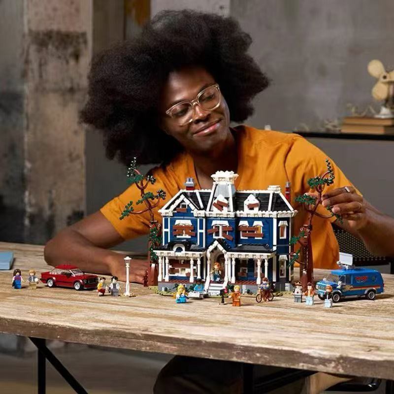 #11370 Stranger Things: The Creel House 2593 Pieces Building Toy Blocks Set
