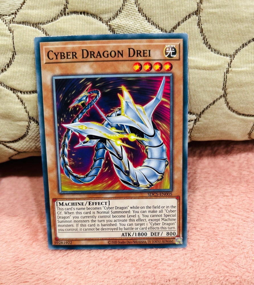 Cyber Dragon Drei SDCR-EN002 Structure Deck: Cyber Dragon Revolution-1st Edition 1st Edition