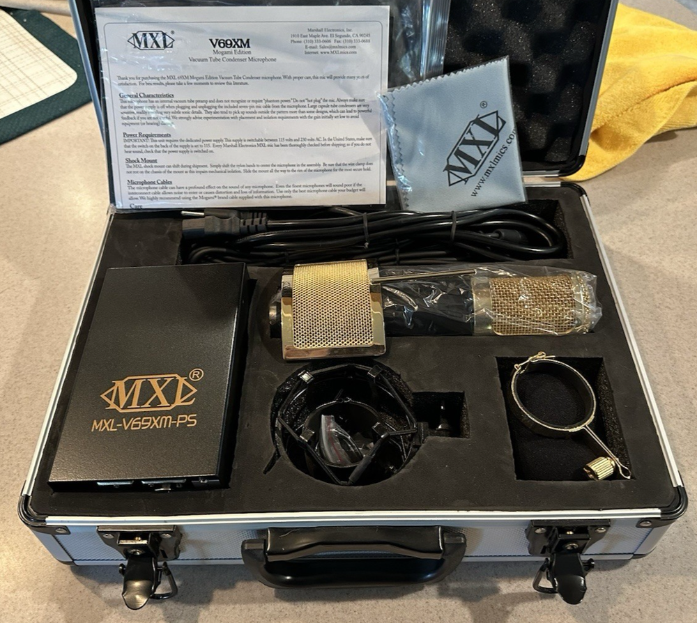MXL V69 Mogami Edition Condenser Microphone with Gold Pop Filter included (Used)