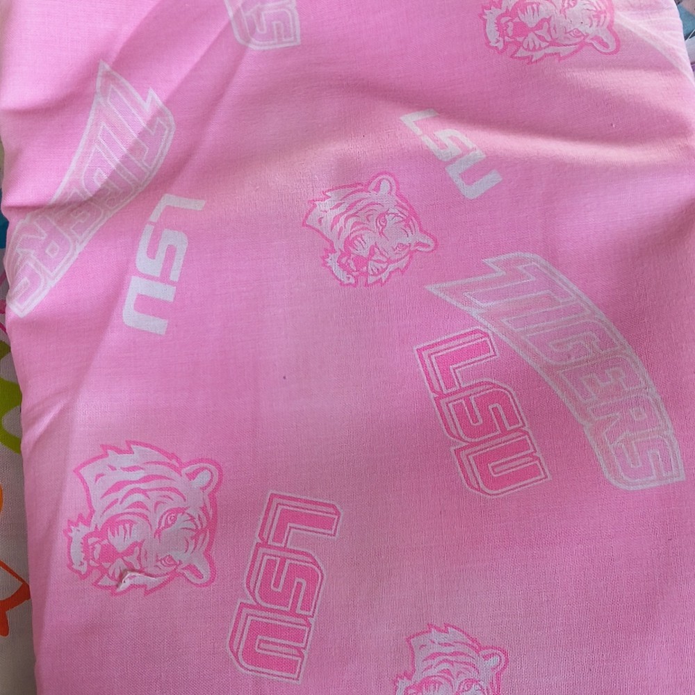 Fabrique Innovations LSU Tigers Cotton Fabric Pink White Tiger LSU 128 45