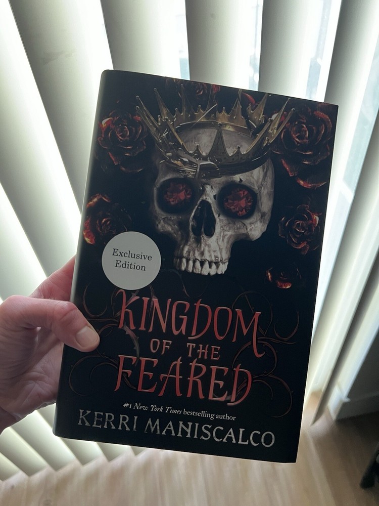 Kingdom of the Feared by Kerri Maniscalco (Hardcover) Waterstones Exclusive