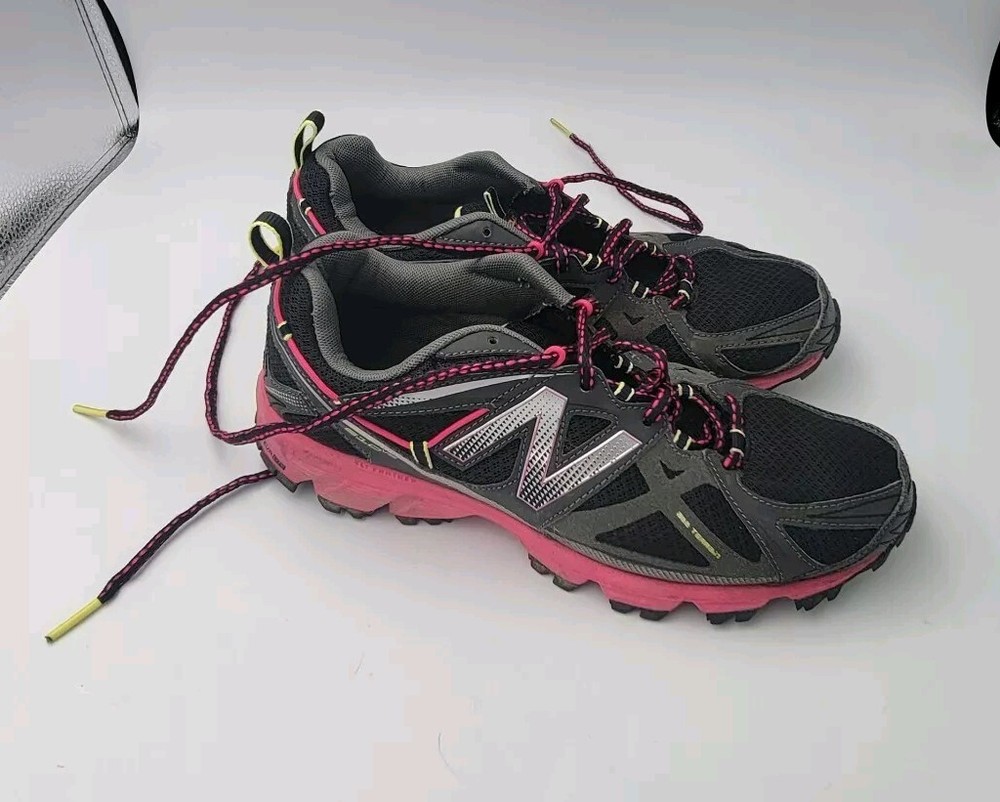 Women's New Balance All Terrain 610 V3 Size 8 Grey/Pink Trail Running Shoes