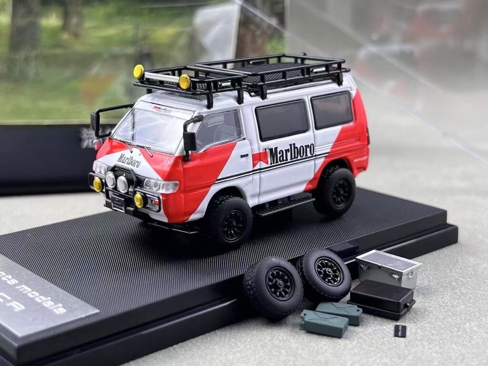 Autobots 1:64 Red 4WD Delica L300 Camper Van Sports Model Diecast Metal Car