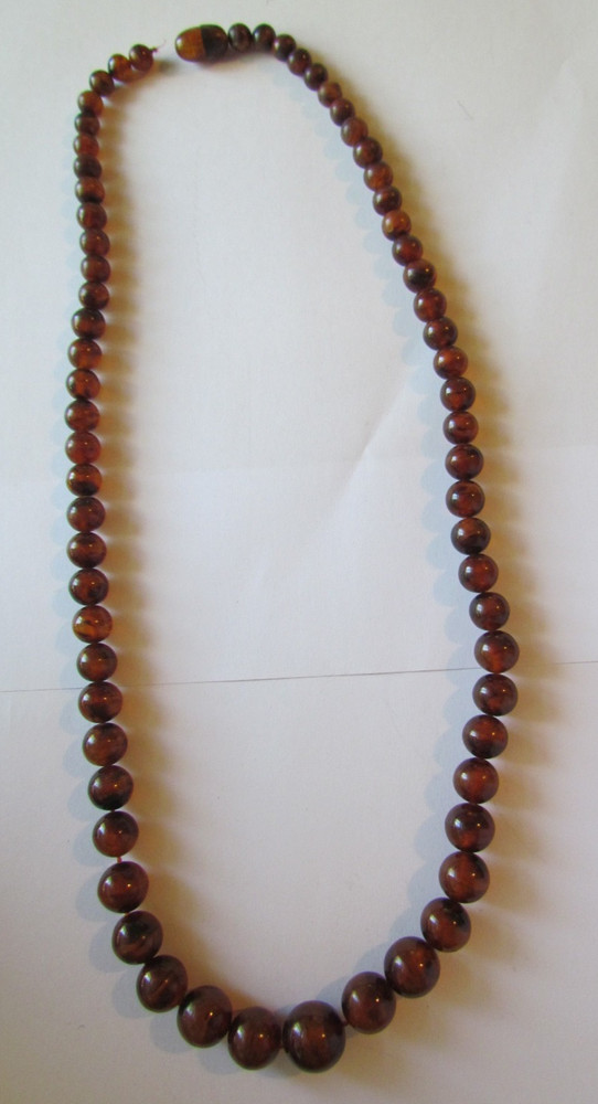 Vintage Marbled Root Beer Amber Bakelite Graduated Necklace 26