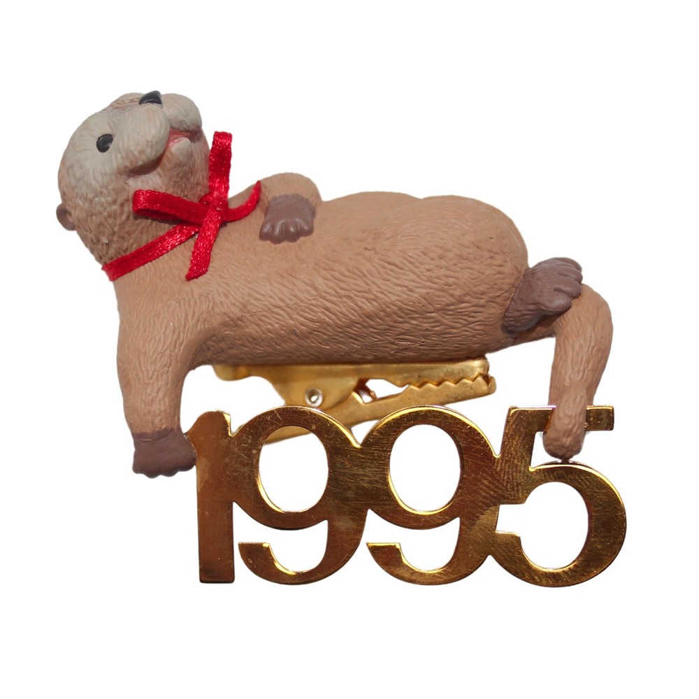 1995 Hallmark Keepsake Fabulous Decade Otter Clip-On Ornament QX5147