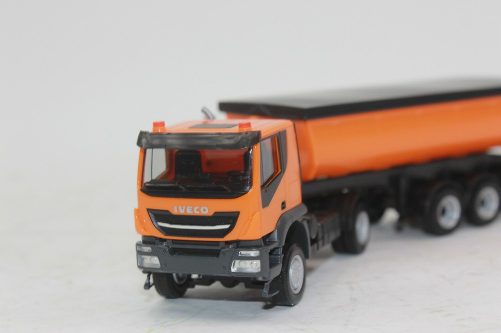Herpa 311373 Iveco Trakker 4X4 Thermo Dump Trailer Municipal 1:87 H0 New OVP
