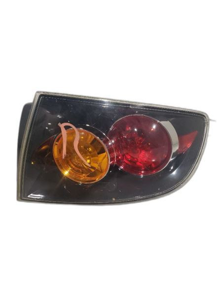 04-06 Mazda 3 Sedan Passenger Tail Light Quarter Panel Mount 1198926