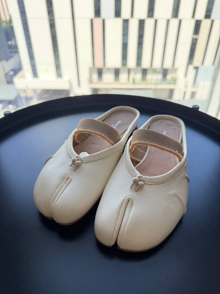 Maison Margiela Tabi Mules Ballerinas – White, Size 38,25cm