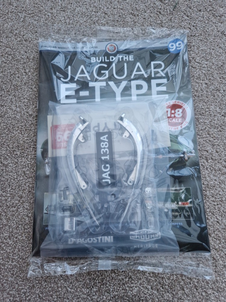 1/8 DEAGOSTINI BUILD YOUR OWN THE JAGUAR E-TYPE CAR ISSUE 99 INC PART