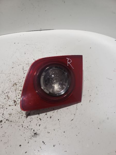 04-06 Mazda 3 Sedan Red Passenger Tail Light Lid Mount 1038431