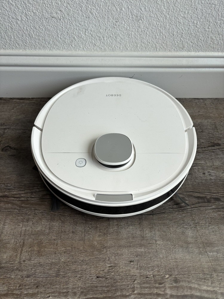 EcoVacs DEEBOT NEO+ Vacuum and Mop Robot in White Auto-Empty Station
