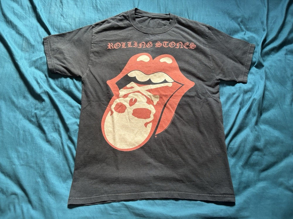 Rolling Stones Mens Medium Tongue Shirt Black Red Skull Crossbones 2010 Rock Y2K