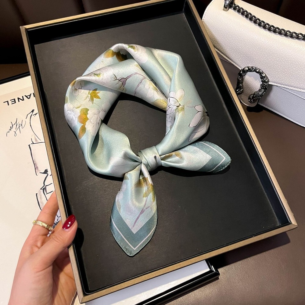 100% Silk Square Scarf Women Neckerchief Wrap Kerchief Bandana Green White 53*53