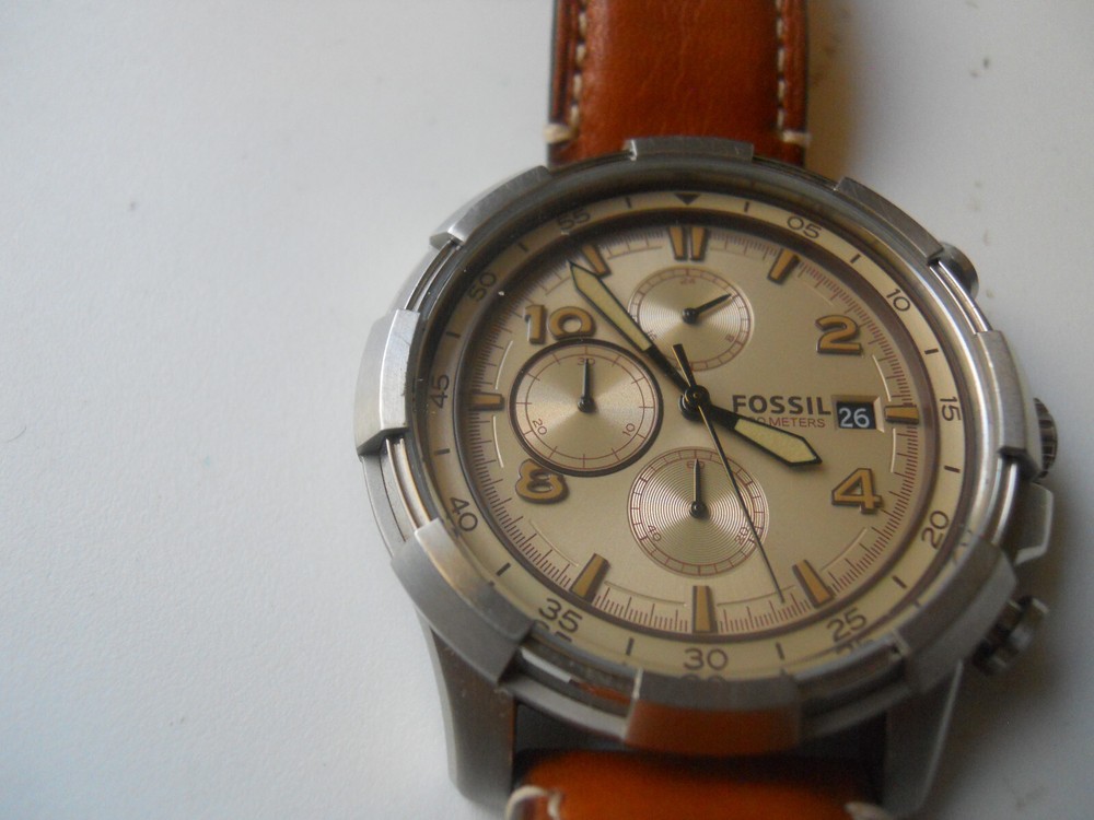 Fossil Chronograph men's brown leather band water-resistant wristwatch.JR-5130.