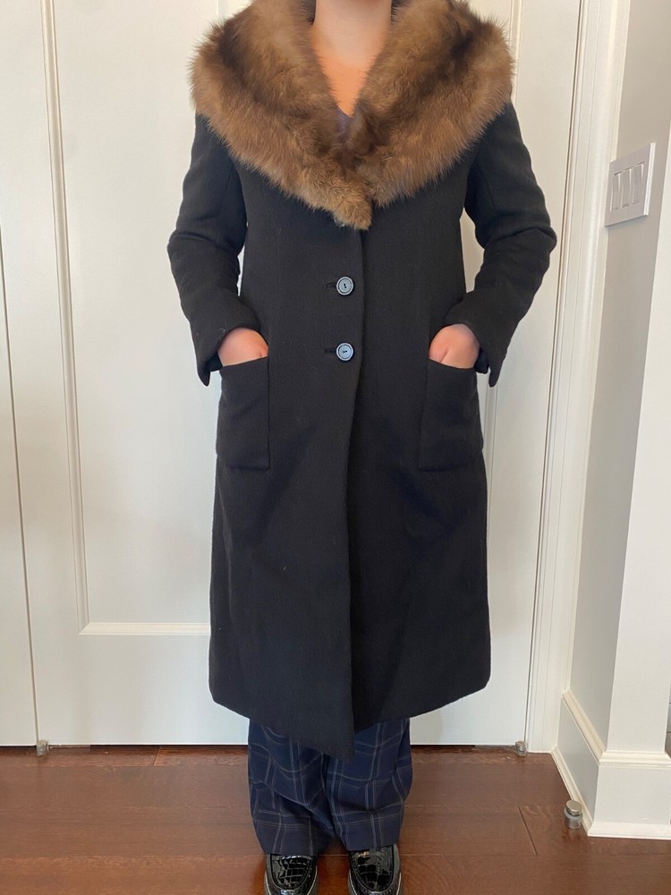 Norell Women's Warm Wool Coat Featuring Luxe Mink Collar