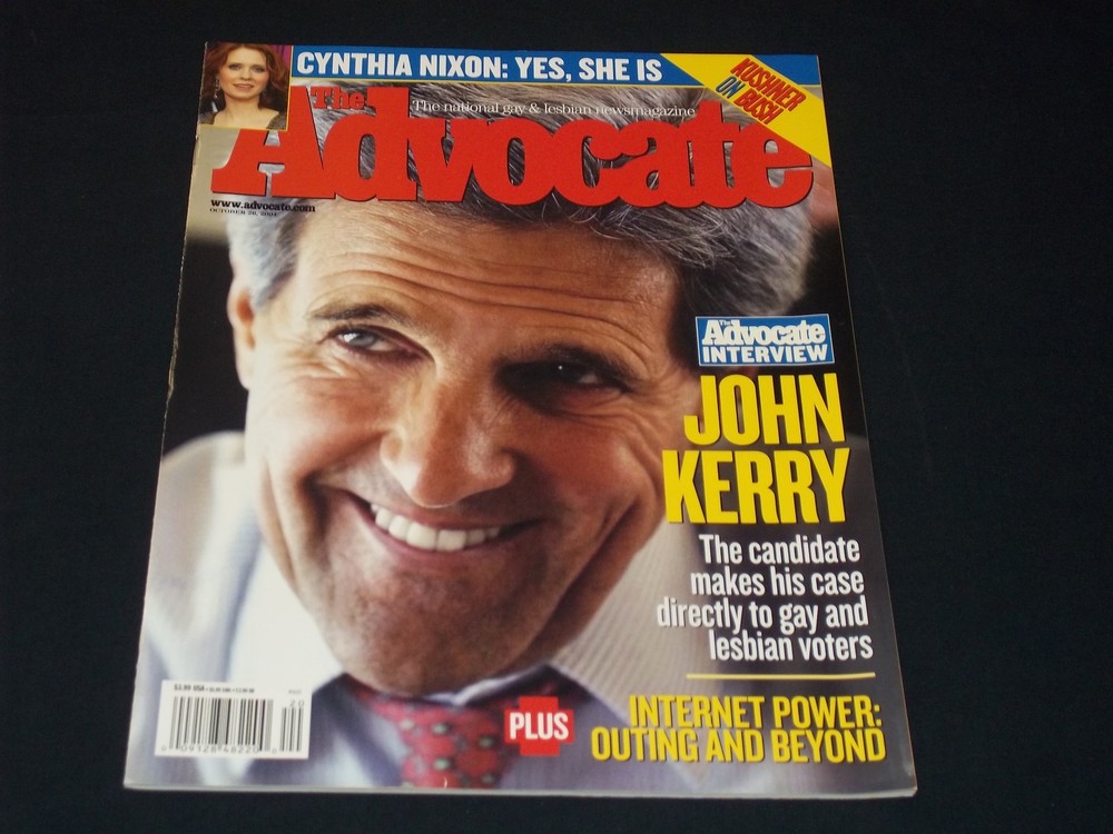2004 OCTOBER 26 THE ADVOCATE MAGAZINE - JOHN KERRY FRONT COVER - H 6620