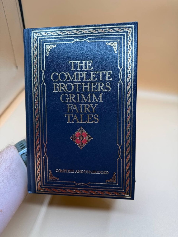 The Complete Brothers Grimm Fairy Tales Hardcover 1986 Chatham River Press
