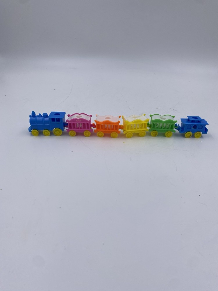 Vtg Plastic Circus Train Cake Toppers 6 Pieces Hong Kong  One Broken Piece READ