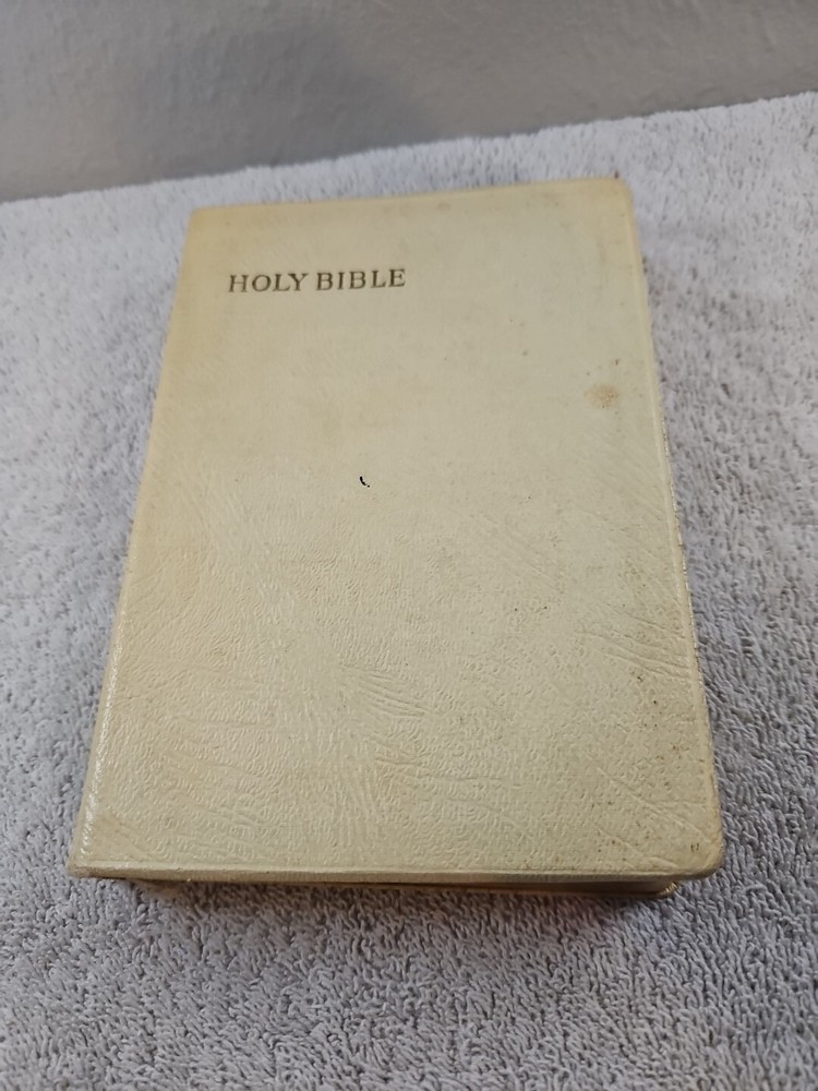 Holy Bible King James Version Collins Clear Type Press Printed W/ Illustrations