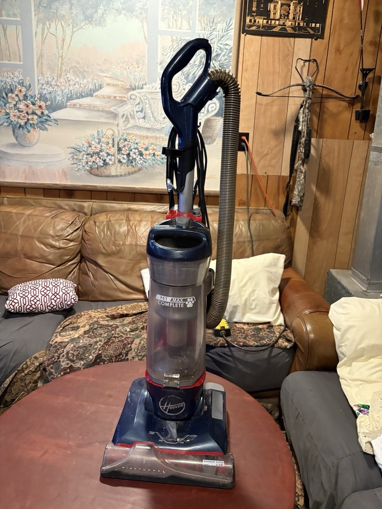 Hoover Pet Max Complete Bagless Upright Vacuum Cleaner, Blue Pearl (UH74110)