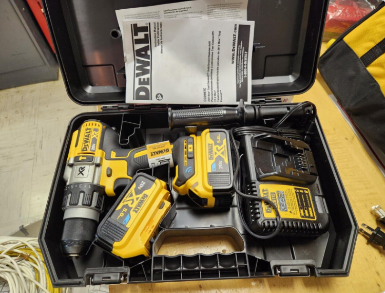 DEWALT 20V MAX* XR Hammer Drill Kit, Tool Connect (DCD997CP2BT)