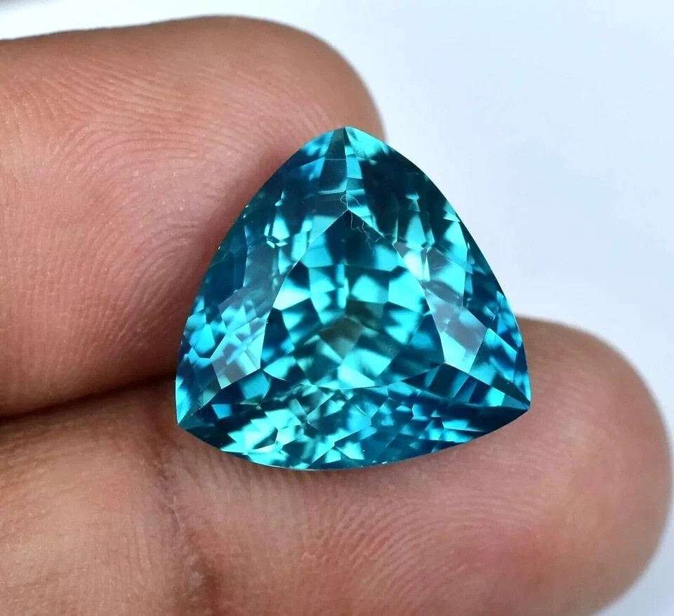 Neon Greenish Blue Paraiba Tourmaline 15-16 Ct Trillion Loose Gemstone