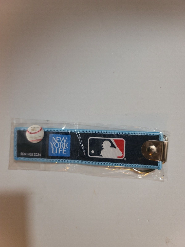 NEW YORK YANKEES New York LIFE KEYCHAIN BRAND NEW