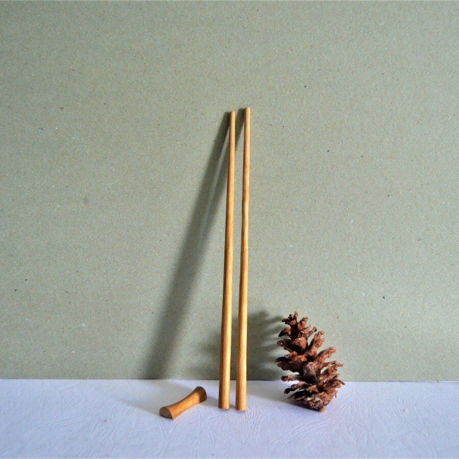2 Pairs 9-Inch Teak Wood Chopsticks with Matching Rest Holders
