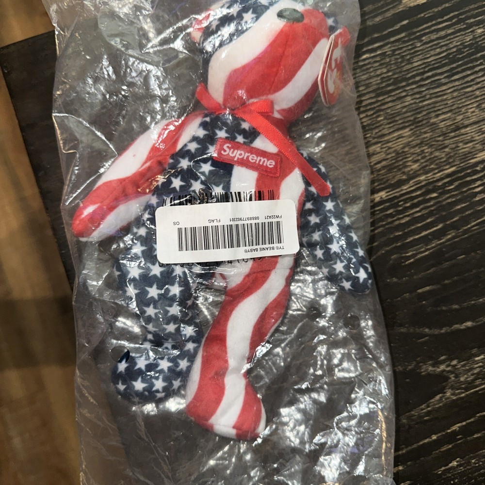 Supreme Ty FW22 USA Flag Beanie Baby - Multicolor